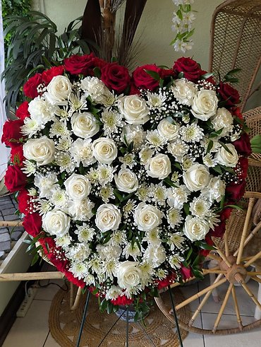 White Rose Tribute Heart