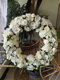 White Garden Wreath